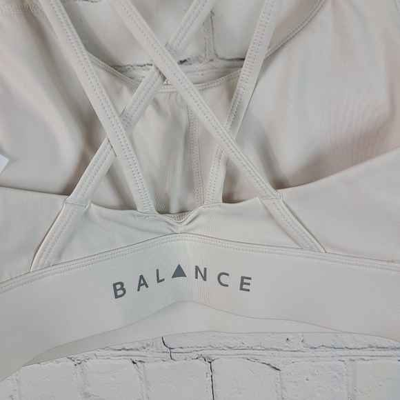 Balance Athletica sport bra size xs - Picture 4 of 5